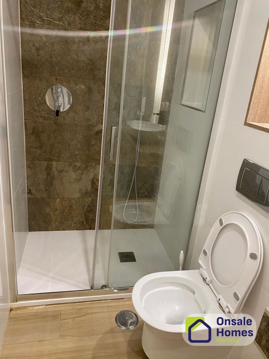 2 soverom Leilighet til leie i Marbella med svømmebasseng garasje - € 2 000 (Ref: 9875460)