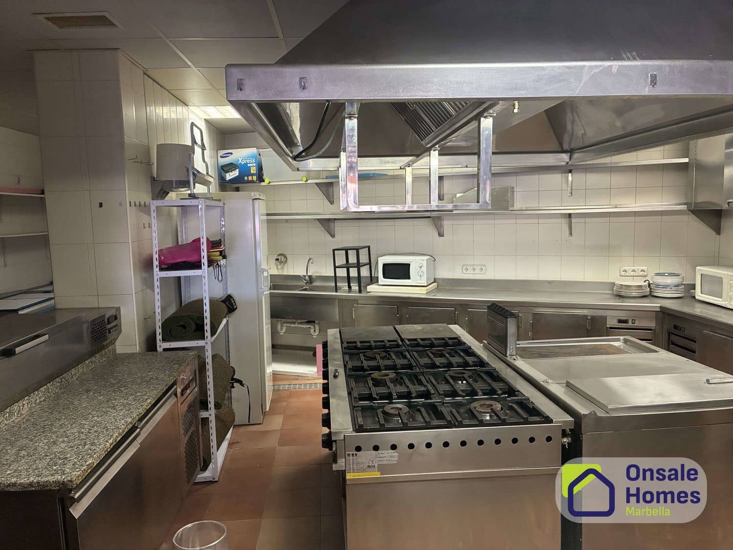 Kommersiell til salgs i Mijas - € 350 000 (Ref: 9915180)