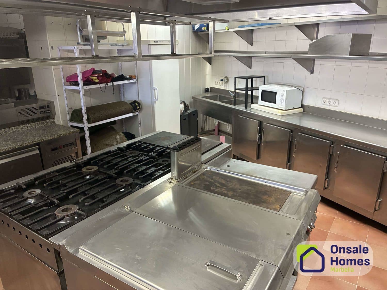 Kommersiell til salgs i Mijas - € 350 000 (Ref: 9915180)