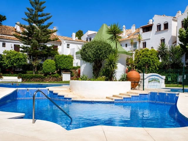 3 slaapkamer Huis te huur in Valdeolletas - Las Cancelas - Xarblanca, Marbella met zwembad garage - € 2.400 (Ref: 9919296)