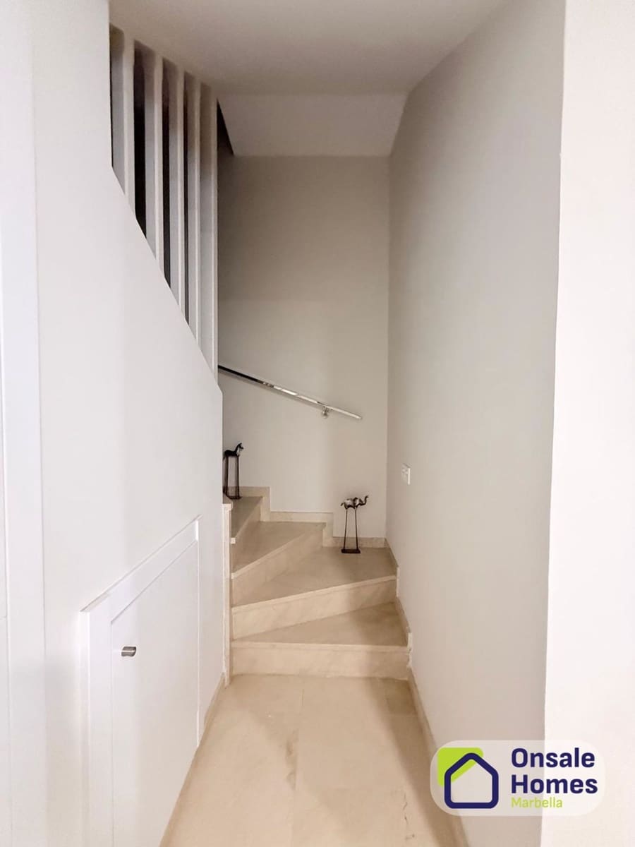 3 sypialnia Dom do wynajęcia w Marbella z basenem garażem - 2 300 € (Ref: 9919296)