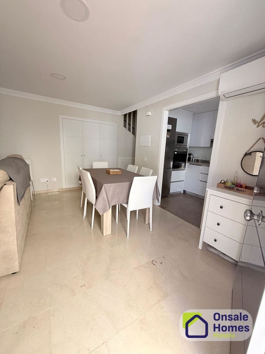 3 sypialnia Dom do wynajęcia w Marbella z basenem garażem - 2 300 € (Ref: 9919296)