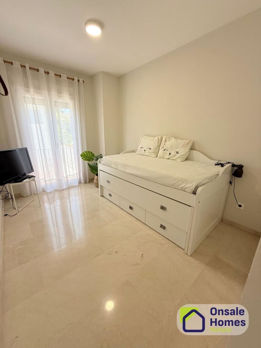 3 sypialnia Dom do wynajęcia w Marbella z basenem garażem - 2 300 € (Ref: 9919296)