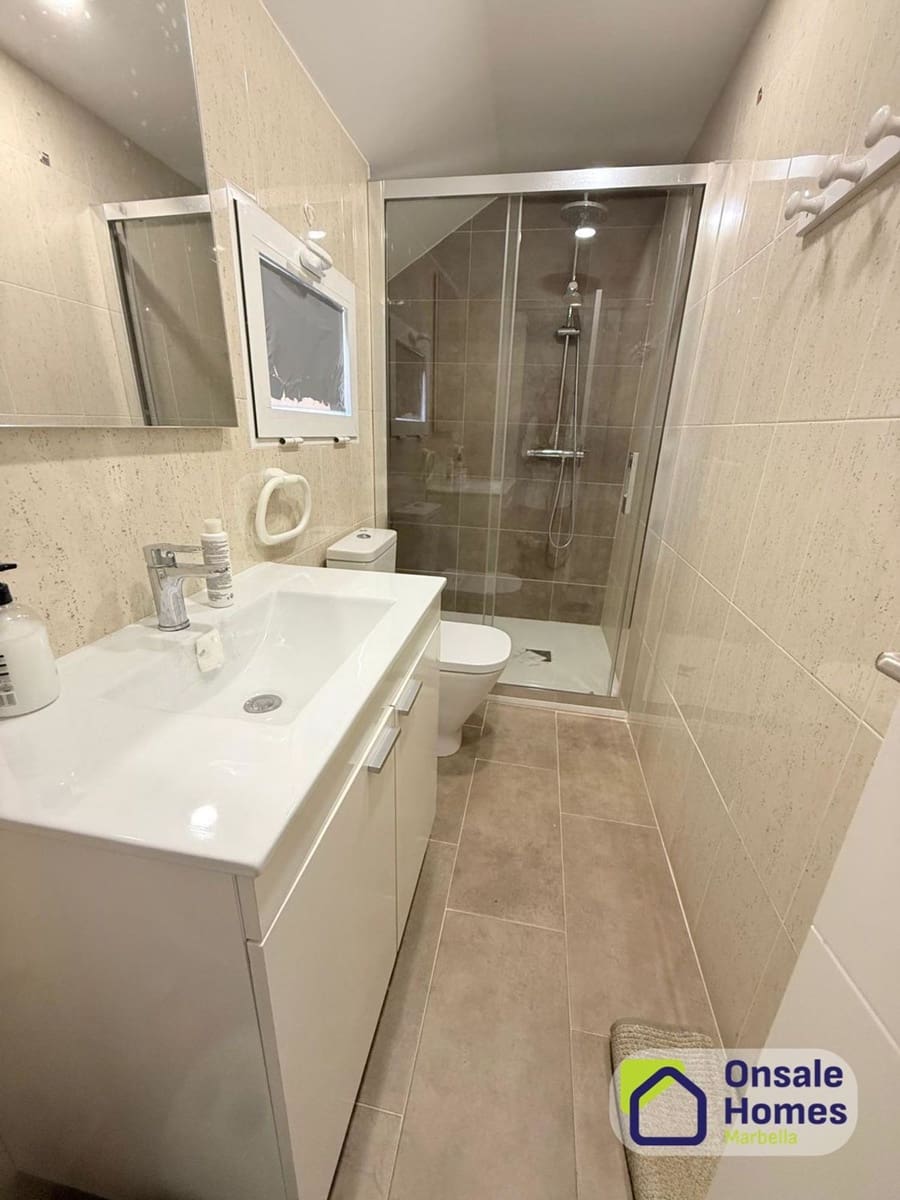 3 sypialnia Dom do wynajęcia w Marbella z basenem garażem - 2 300 € (Ref: 9919296)