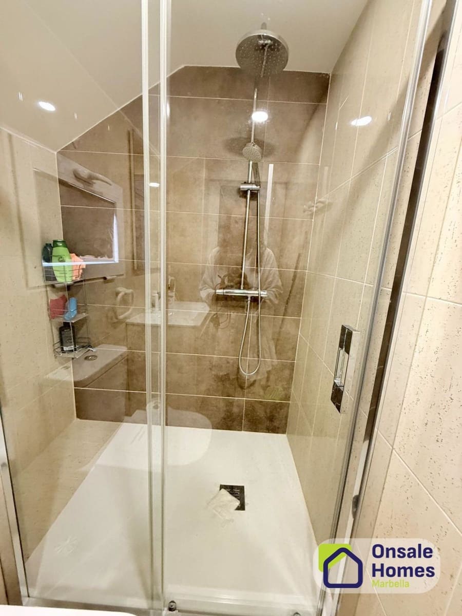 3 sypialnia Dom do wynajęcia w Marbella z basenem garażem - 2 300 € (Ref: 9919296)
