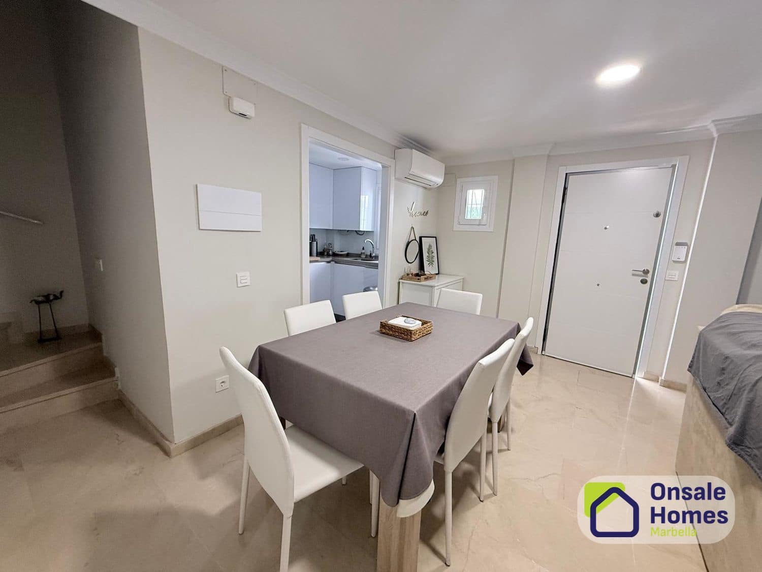 3 sypialnia Dom do wynajęcia w Marbella z basenem garażem - 2 300 € (Ref: 9919296)