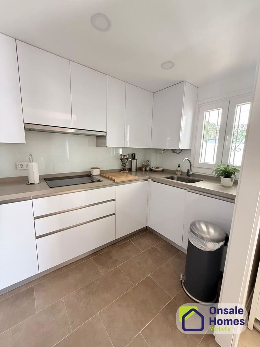 3 sypialnia Dom do wynajęcia w Marbella z basenem garażem - 2 300 € (Ref: 9919296)