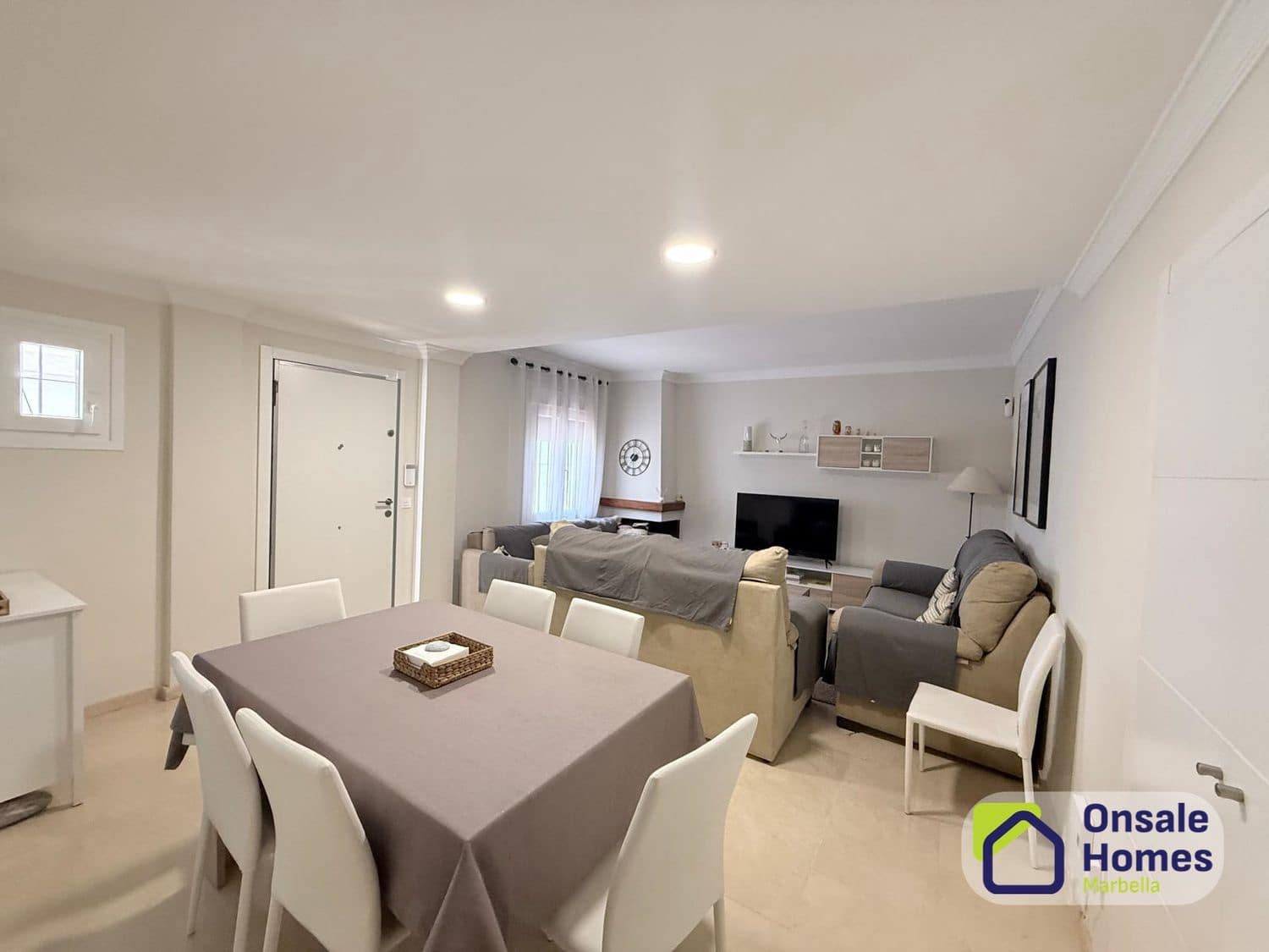 3 sypialnia Dom do wynajęcia w Marbella z basenem garażem - 2 300 € (Ref: 9919296)