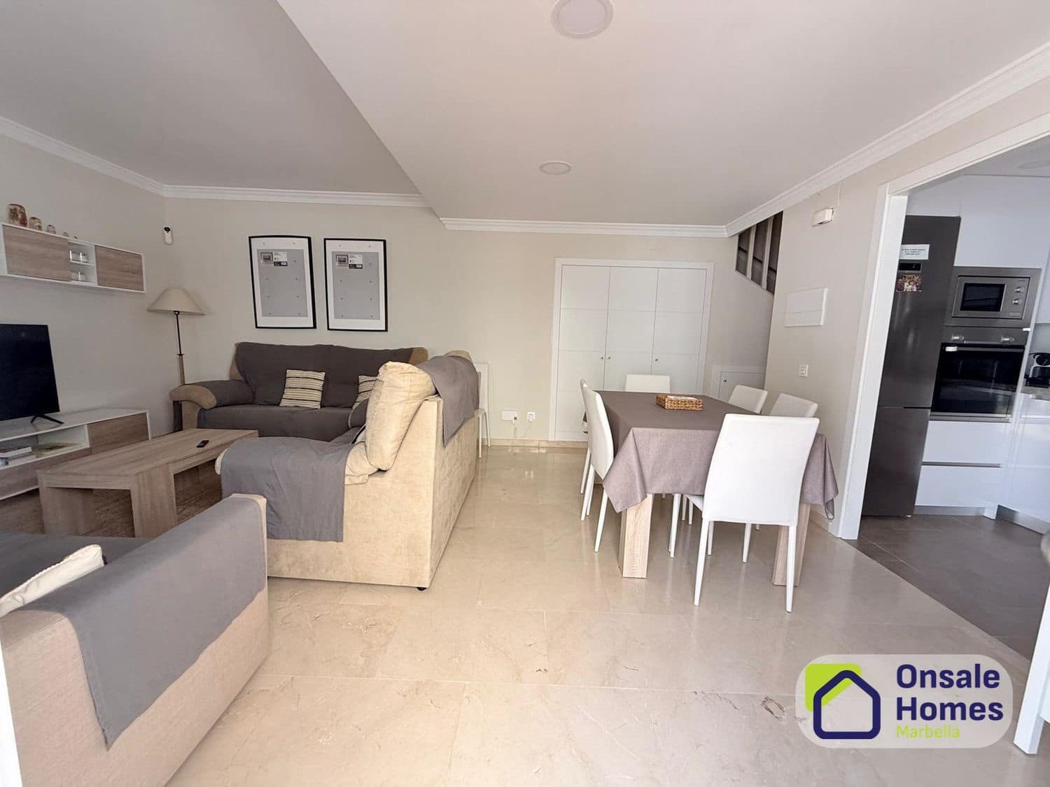 3 sypialnia Dom do wynajęcia w Marbella z basenem garażem - 2 300 € (Ref: 9919296)