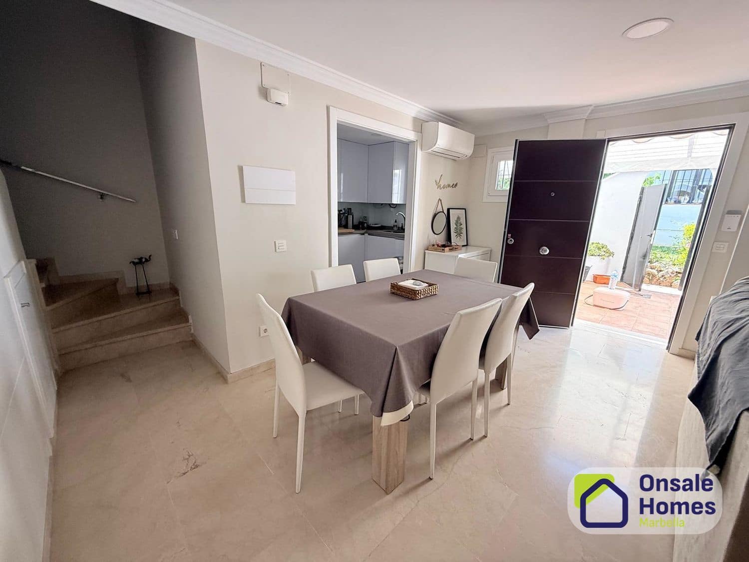 3 sypialnia Dom do wynajęcia w Marbella z basenem garażem - 2 300 € (Ref: 9919296)