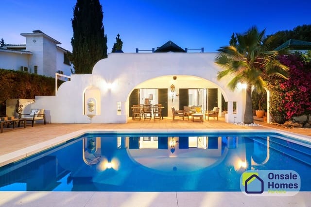 Chalet de 4 habitaciones en Cabopino - Artola, Marbella en venta con piscina garaje - 1.649.000 € (Ref: 9919297)