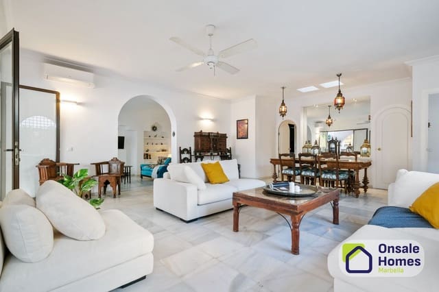 Chalet de 4 habitaciones en Cabopino - Artola, Marbella en venta con piscina garaje - 1.649.000 € (Ref: 9919297)