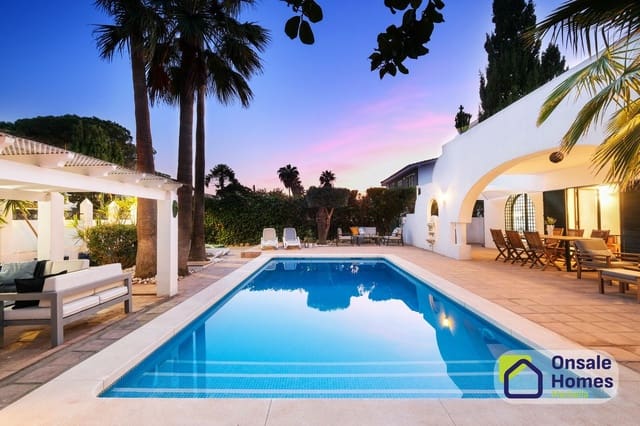 Chalet de 4 habitaciones en Cabopino - Artola, Marbella en venta con piscina garaje - 1.649.000 € (Ref: 9919297)