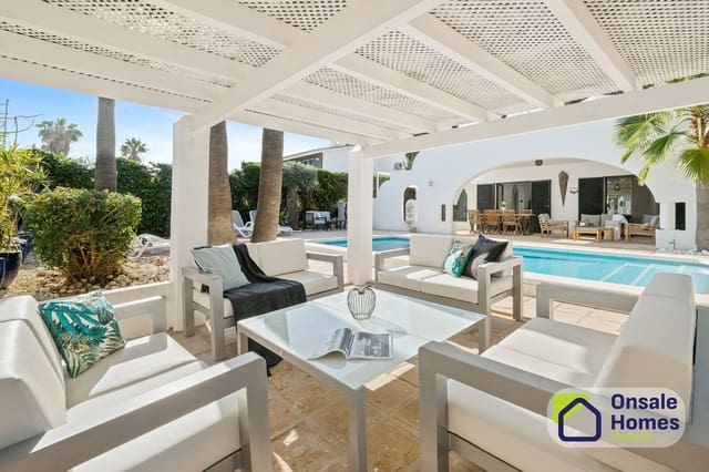 Chalet de 4 habitaciones en Cabopino - Artola, Marbella en venta con piscina garaje - 1.649.000 € (Ref: 9919297)