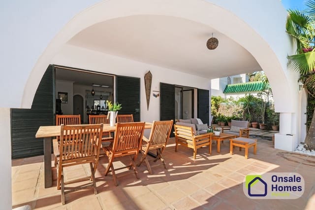 Chalet de 4 habitaciones en Cabopino - Artola, Marbella en venta con piscina garaje - 1.649.000 € (Ref: 9919297)