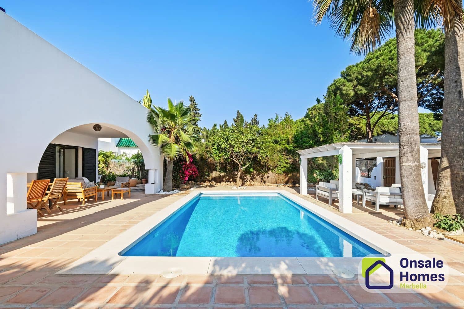 Chalet de 4 habitaciones en Marbella en venta con piscina garaje - 1.649.000 € (Ref: 9919297)