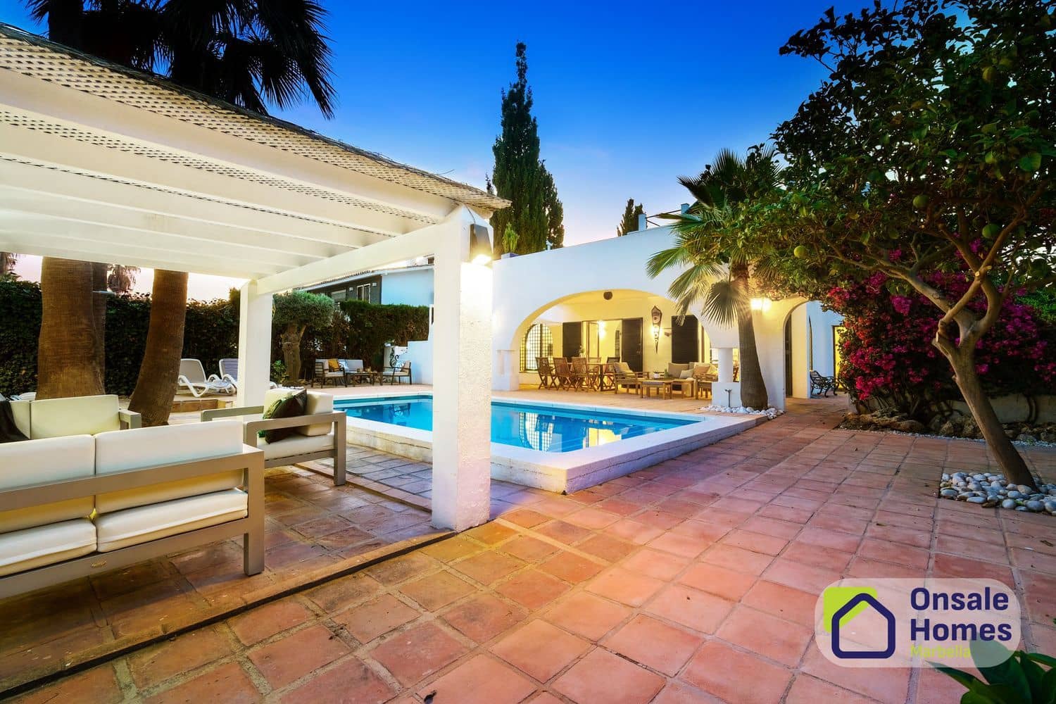 Chalet de 4 habitaciones en Marbella en venta con piscina garaje - 1.649.000 € (Ref: 9919297)