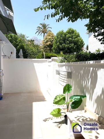 2 makuuhuone Huoneisto myytävänä paikassa Nagüeles Alto, Marbella mukana uima-altaan 
autotalli - 395 000 € (Ref: 9926711)