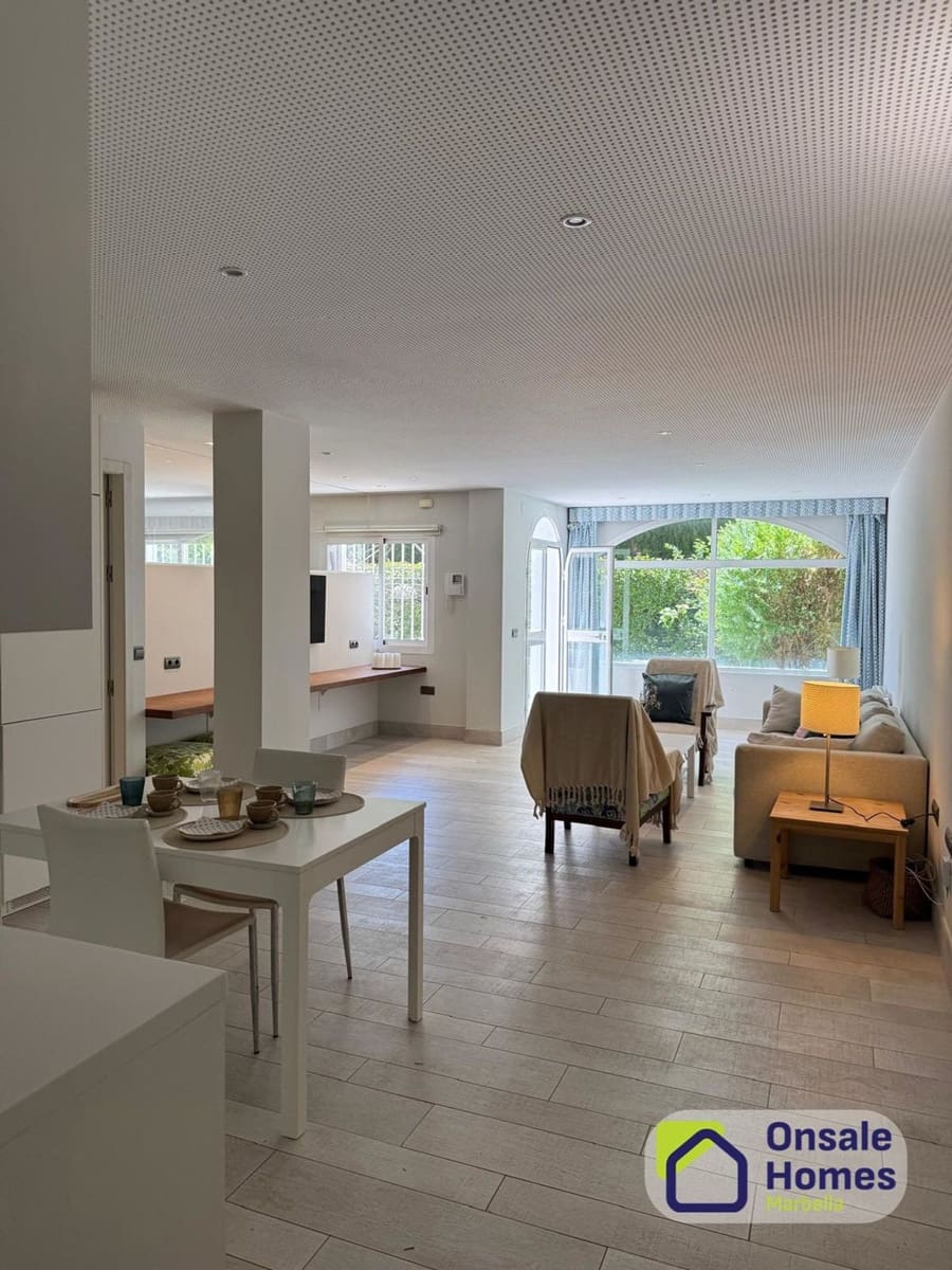 3 bedroom Apartment for rent in San Pedro de Alcantara with pool garage - € 2,700 (Ref: 9937365)