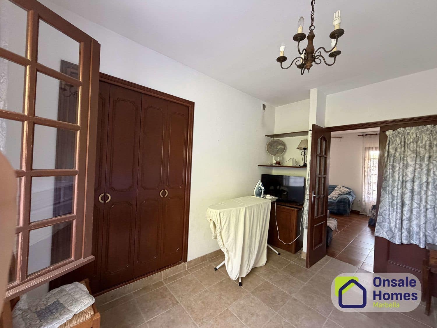 6 bedroom Villa for sale in El Velerin with pool garage - € 683,000 (Ref: 9939253)