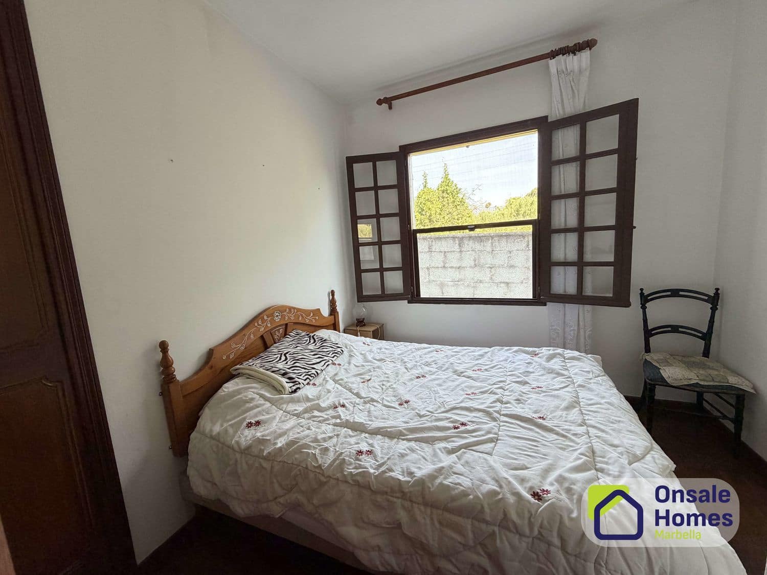 6 bedroom Villa for sale in El Velerin with pool garage - € 683,000 (Ref: 9939253)