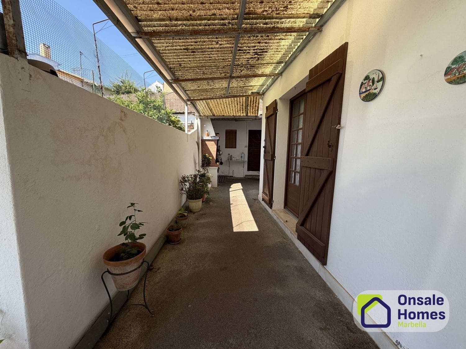 6 bedroom Villa for sale in El Velerin with pool garage - € 683,000 (Ref: 9939253)