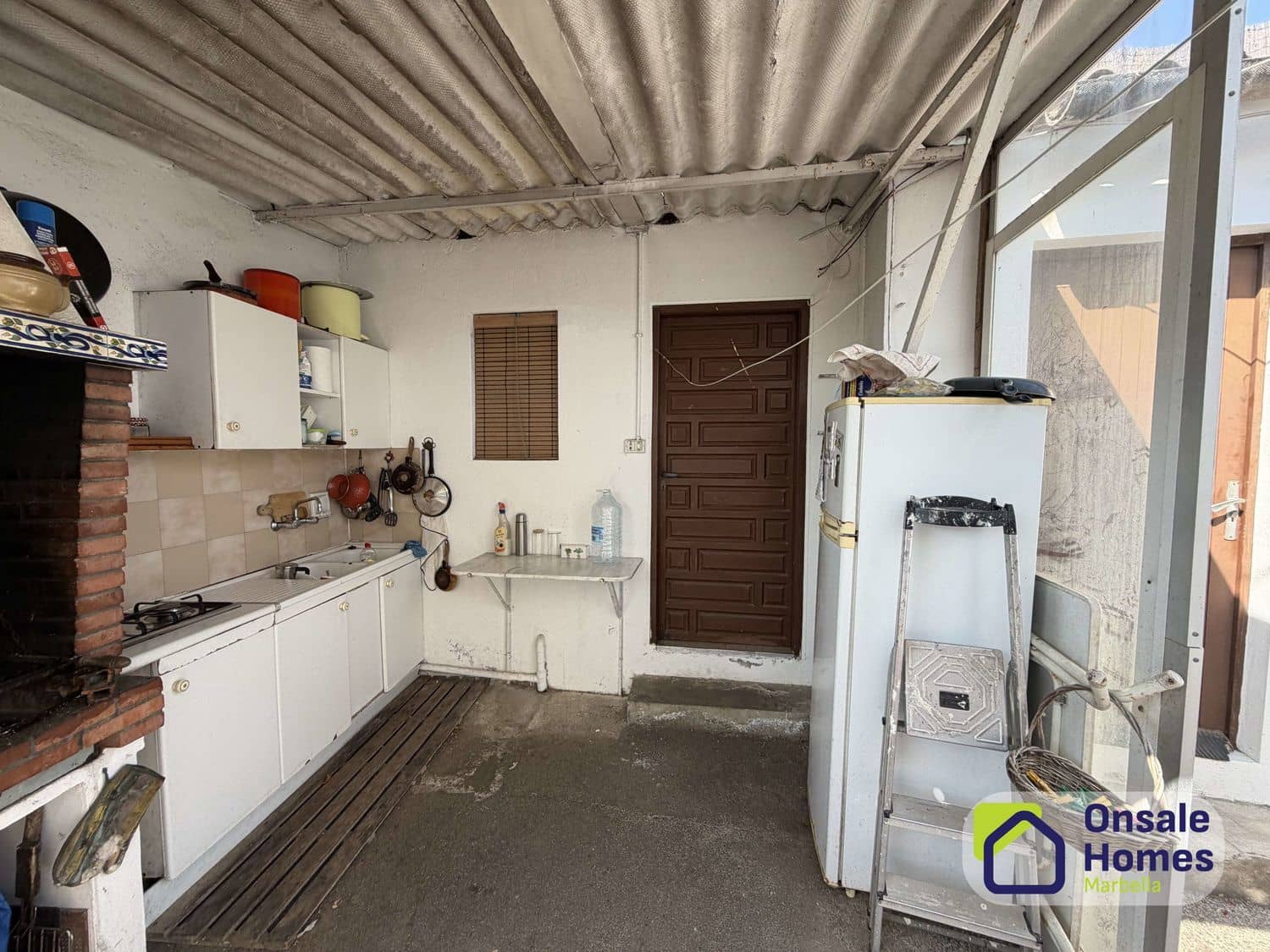 6 bedroom Villa for sale in El Velerin with pool garage - € 683,000 (Ref: 9939253)