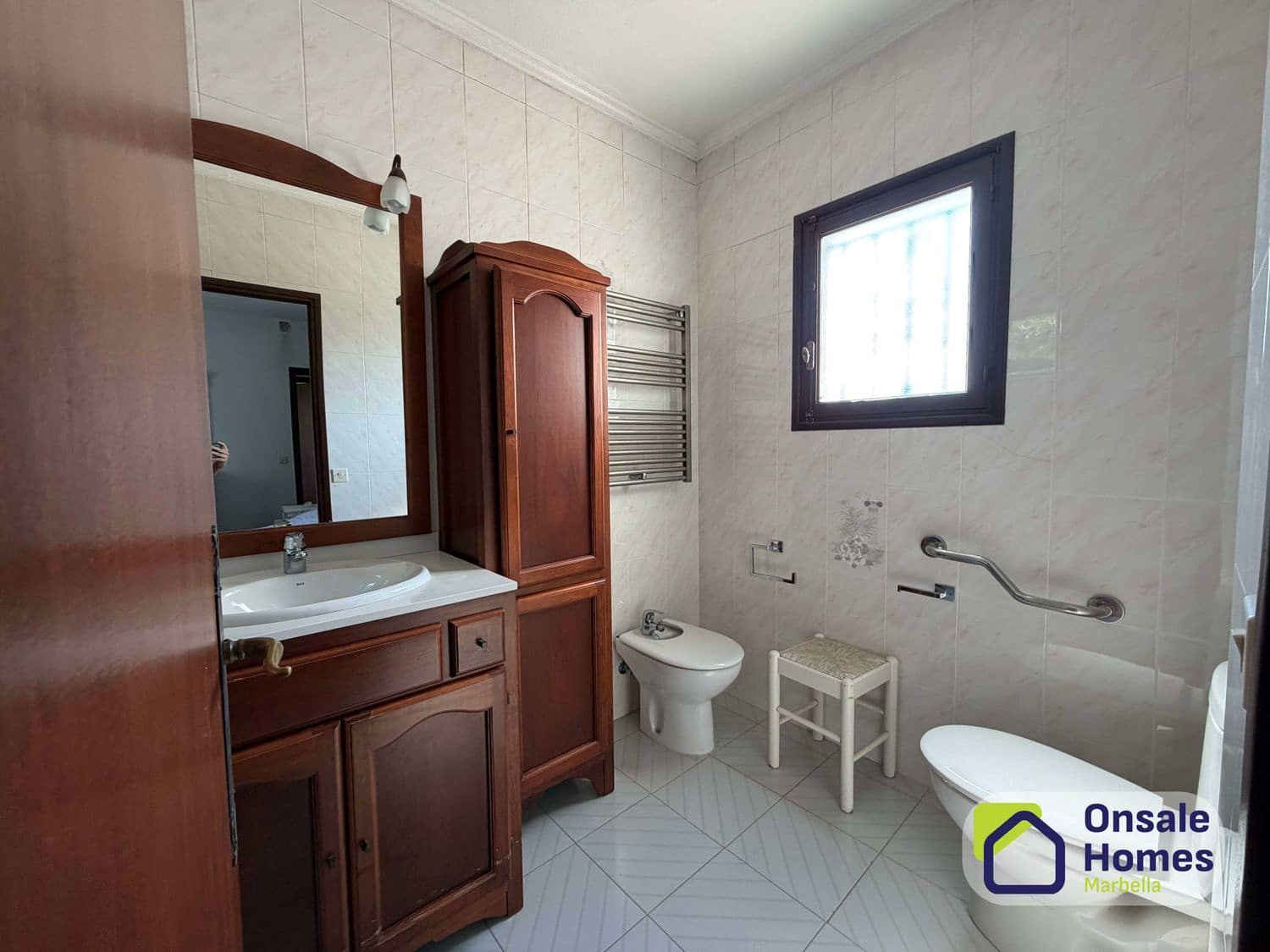 6 bedroom Villa for sale in El Velerin with pool garage - € 683,000 (Ref: 9939253)