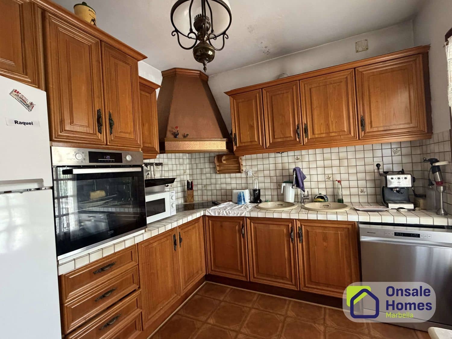 6 bedroom Villa for sale in El Velerin with pool garage - € 683,000 (Ref: 9939253)