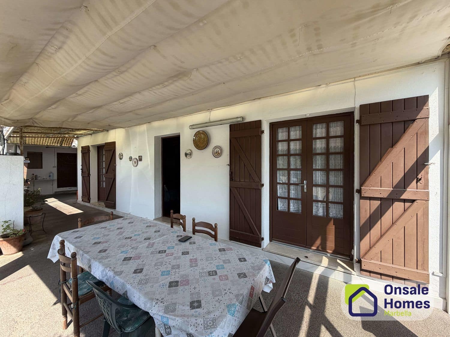 6 bedroom Villa for sale in El Velerin with pool garage - € 683,000 (Ref: 9939253)