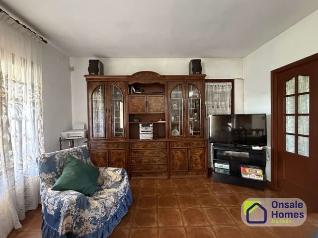 6 sypialnia Willa na sprzedaż w El Velerín, Estepona z basenem garażem - 683 000 € (Ref: 9939253)