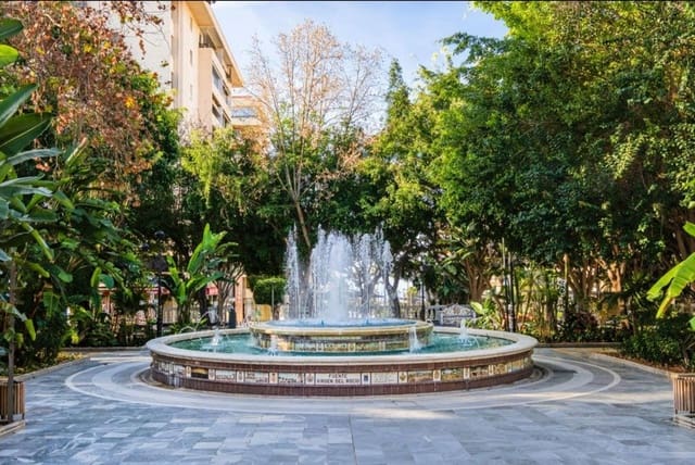 Apartamento de 1 habitación en Ricardo Soriano, Marbella en alquiler con garaje - 1.700 € (Ref: 9941643)