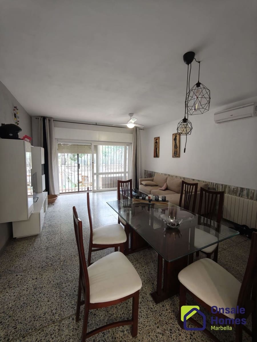 2 soverom Villa til salgs i Marbella med garasje - € 900 000 (Ref: 9944965)