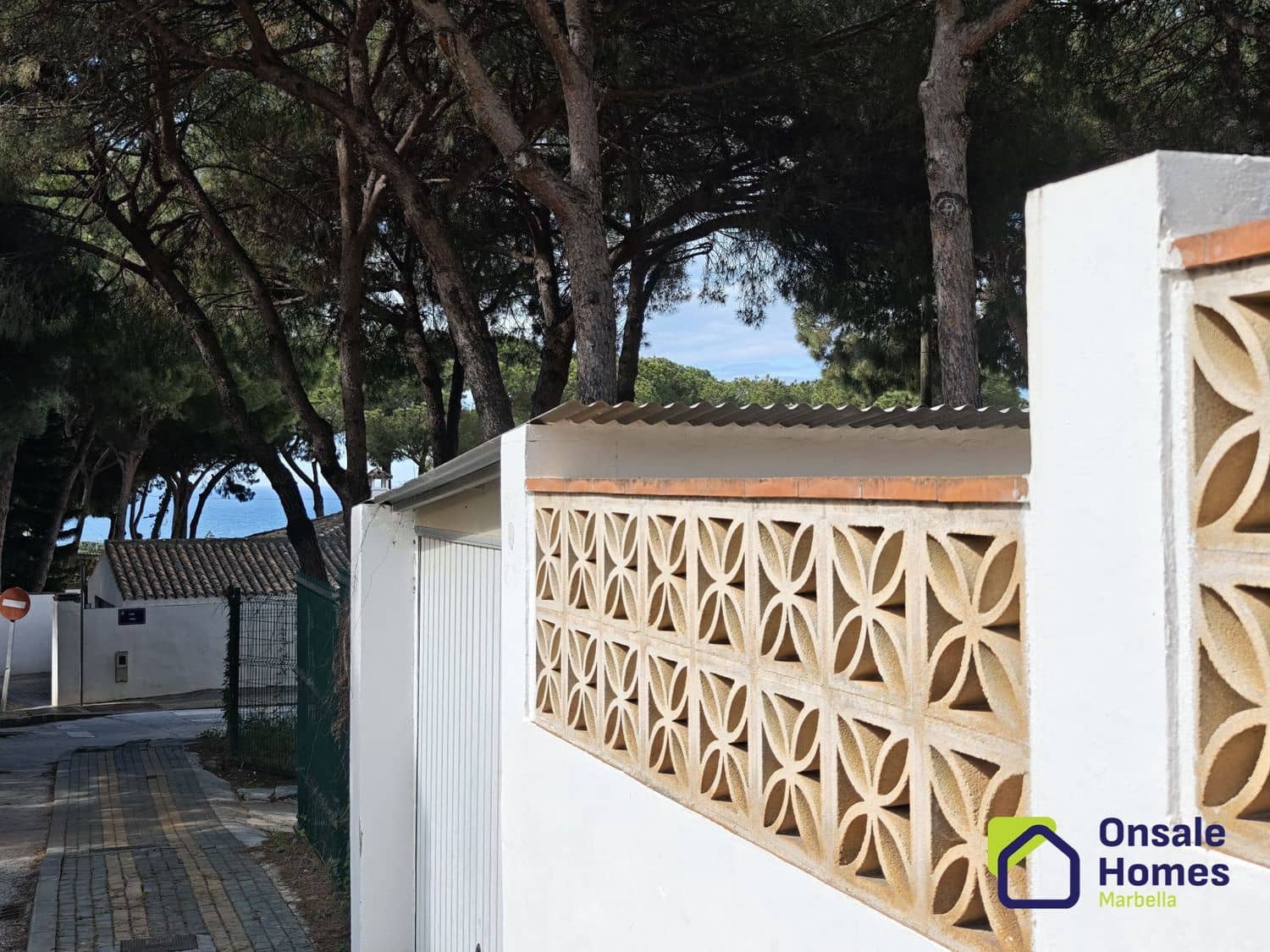2 soverom Villa til salgs i Marbella med garasje - € 900 000 (Ref: 9944965)