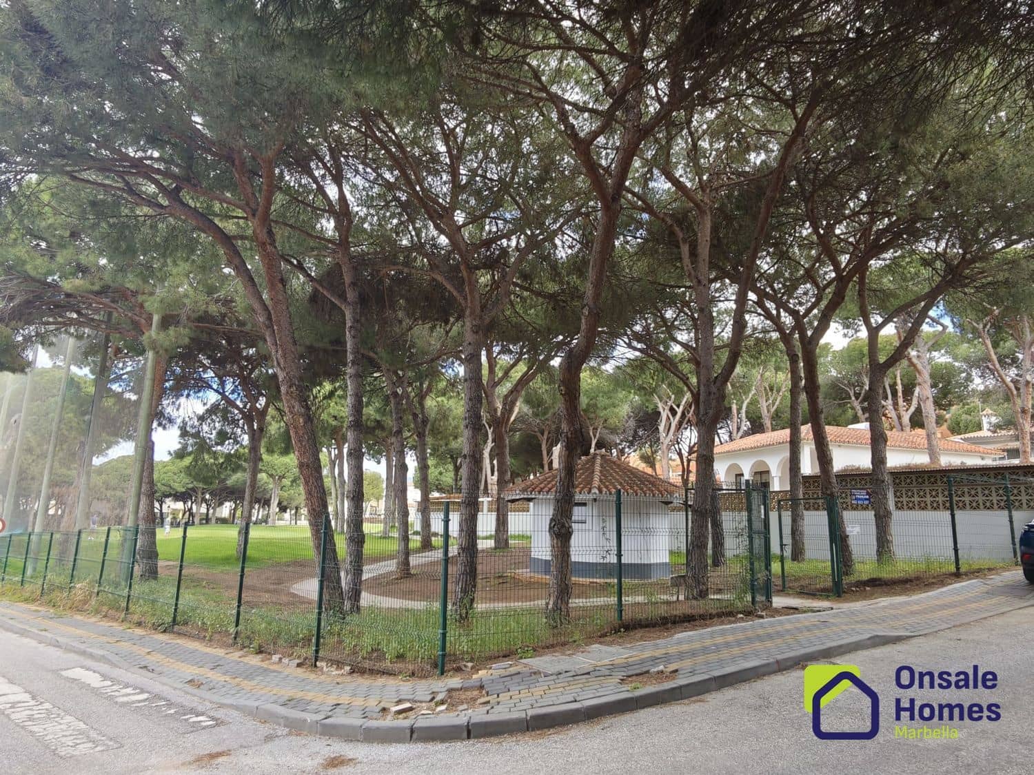 2 soverom Villa til salgs i Marbella med garasje - € 900 000 (Ref: 9944965)
