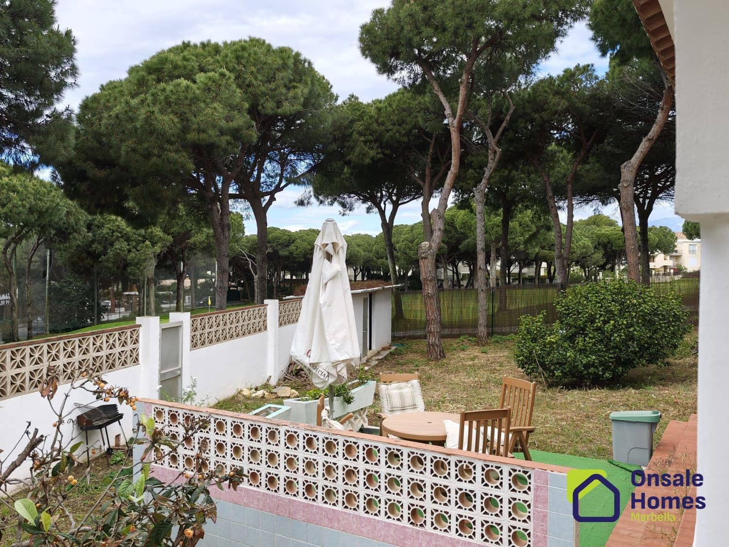 2 soverom Villa til salgs i Marbella med garasje - € 900 000 (Ref: 9944965)