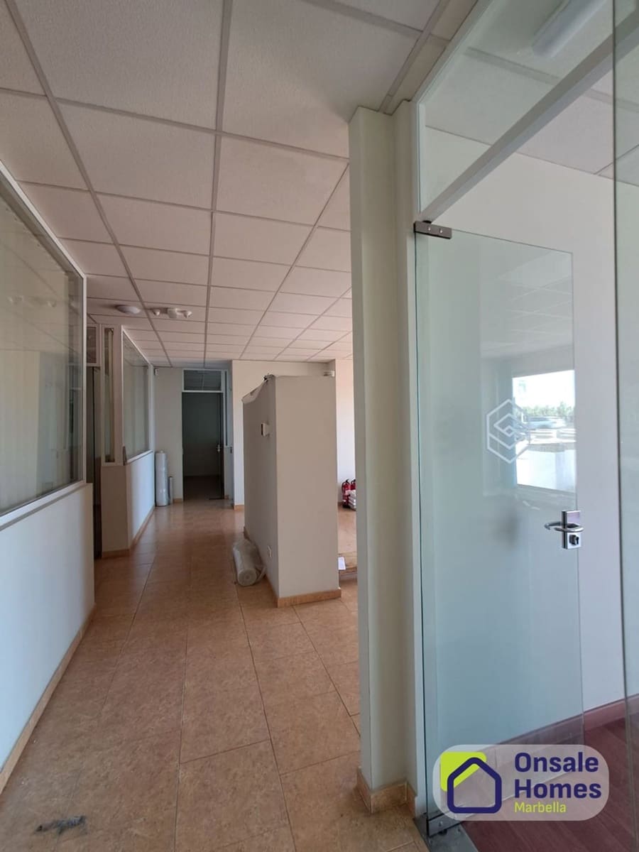 Erhverv til leje i Marbella med garage - € 7.000 (Ref: 9958968)