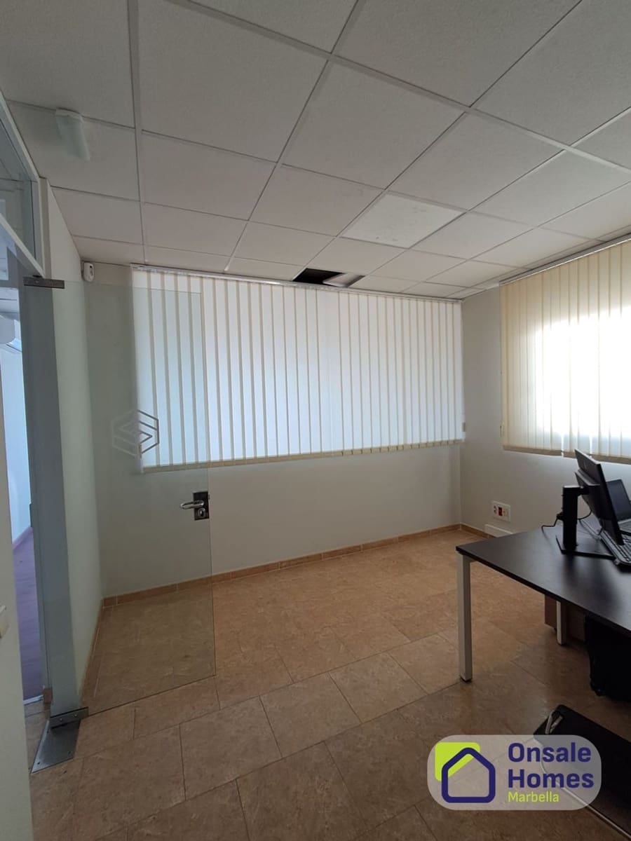 Erhverv til leje i Marbella med garage - € 7.000 (Ref: 9958968)