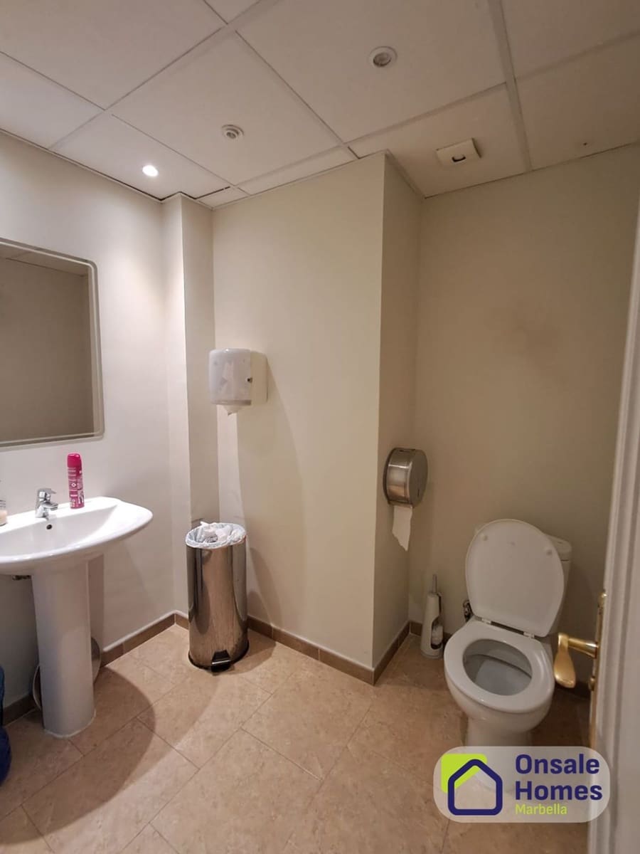 Erhverv til leje i Marbella med garage - € 7.000 (Ref: 9958968)