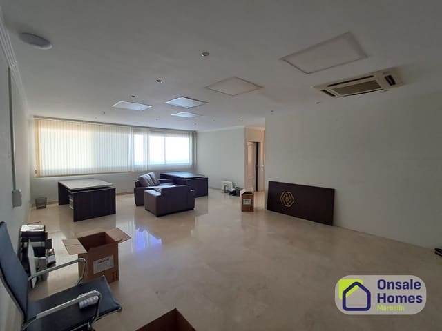 Erhverv til leje i Bello Horizonte - Lindasol, Marbella med garage - € 7.000 (Ref: 9958968)