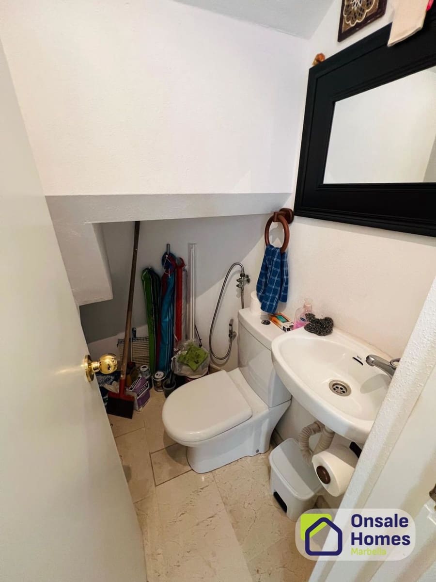 2 soveværelse Lejlighed til salg i Marbella med swimmingpool garage - € 589.000 (Ref: 9964629)
