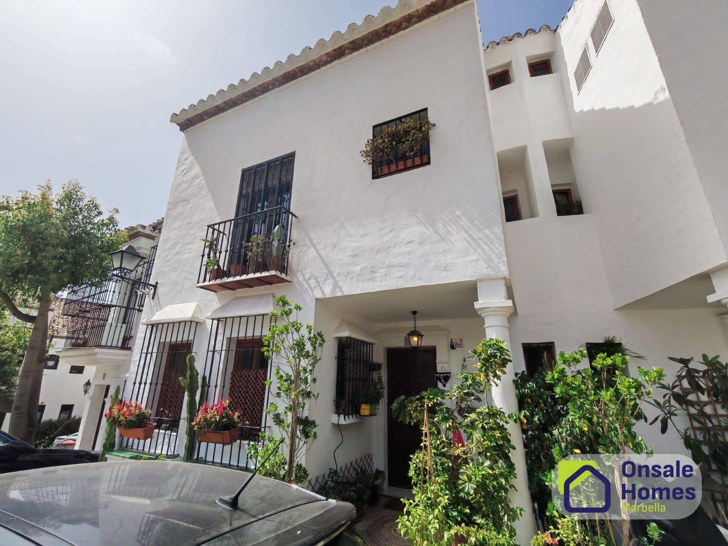 3 bedroom Townhouse for sale in Marbella with pool garage - € 740,000 (Ref: 9969170)