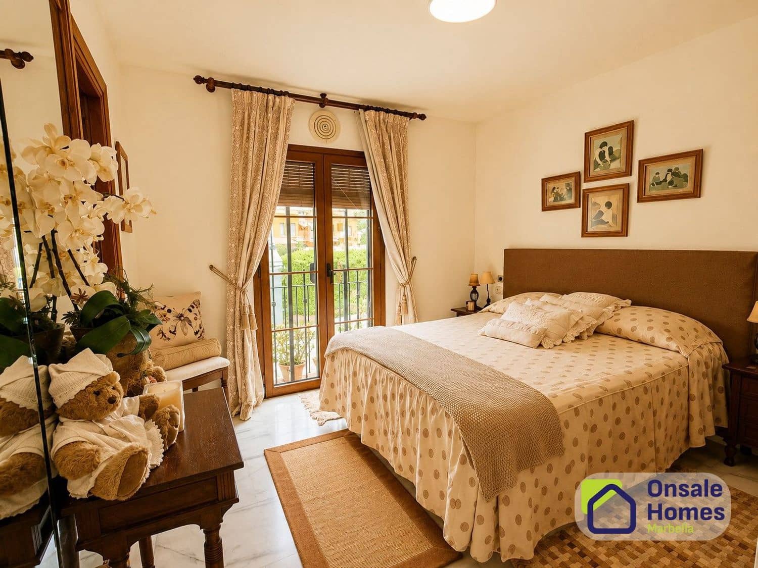 3 bedroom Townhouse for sale in Marbella with pool garage - € 740,000 (Ref: 9969170)