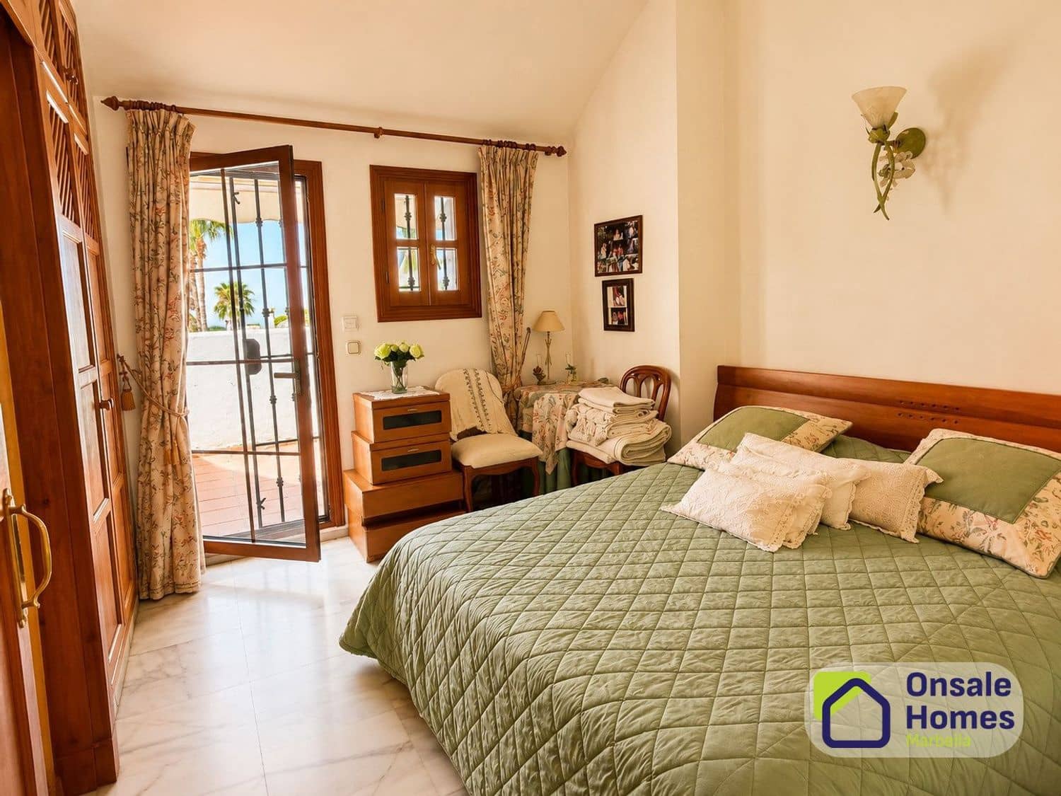 3 bedroom Townhouse for sale in Marbella with pool garage - € 740,000 (Ref: 9969170)