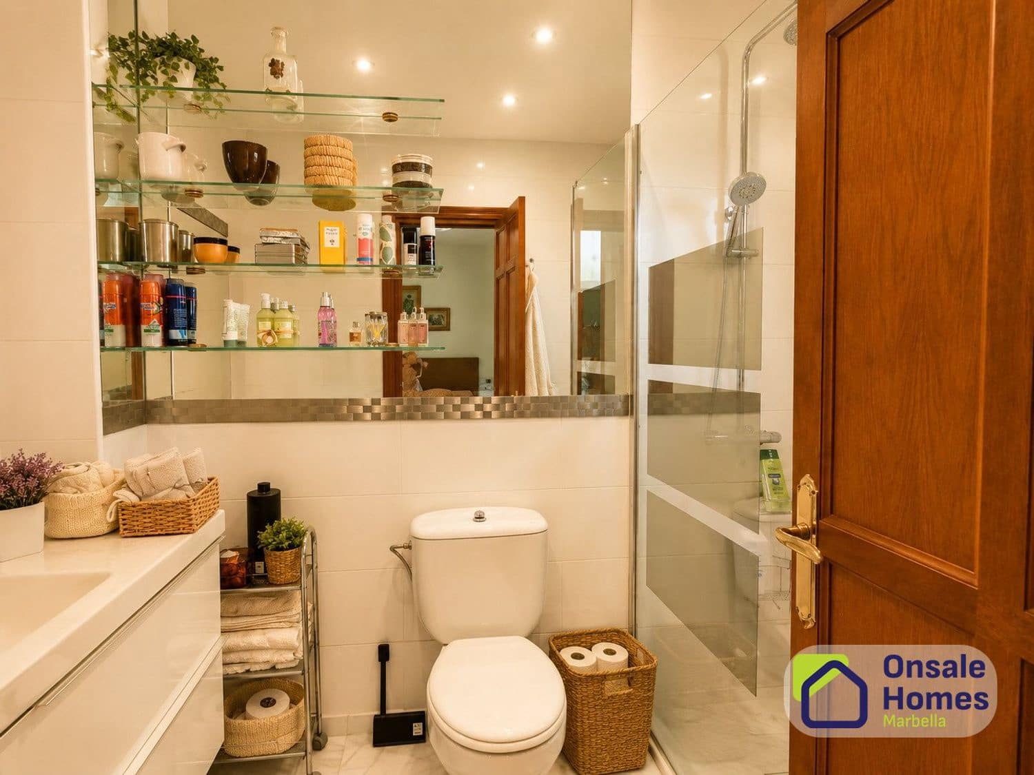 3 bedroom Townhouse for sale in Marbella with pool garage - € 740,000 (Ref: 9969170)