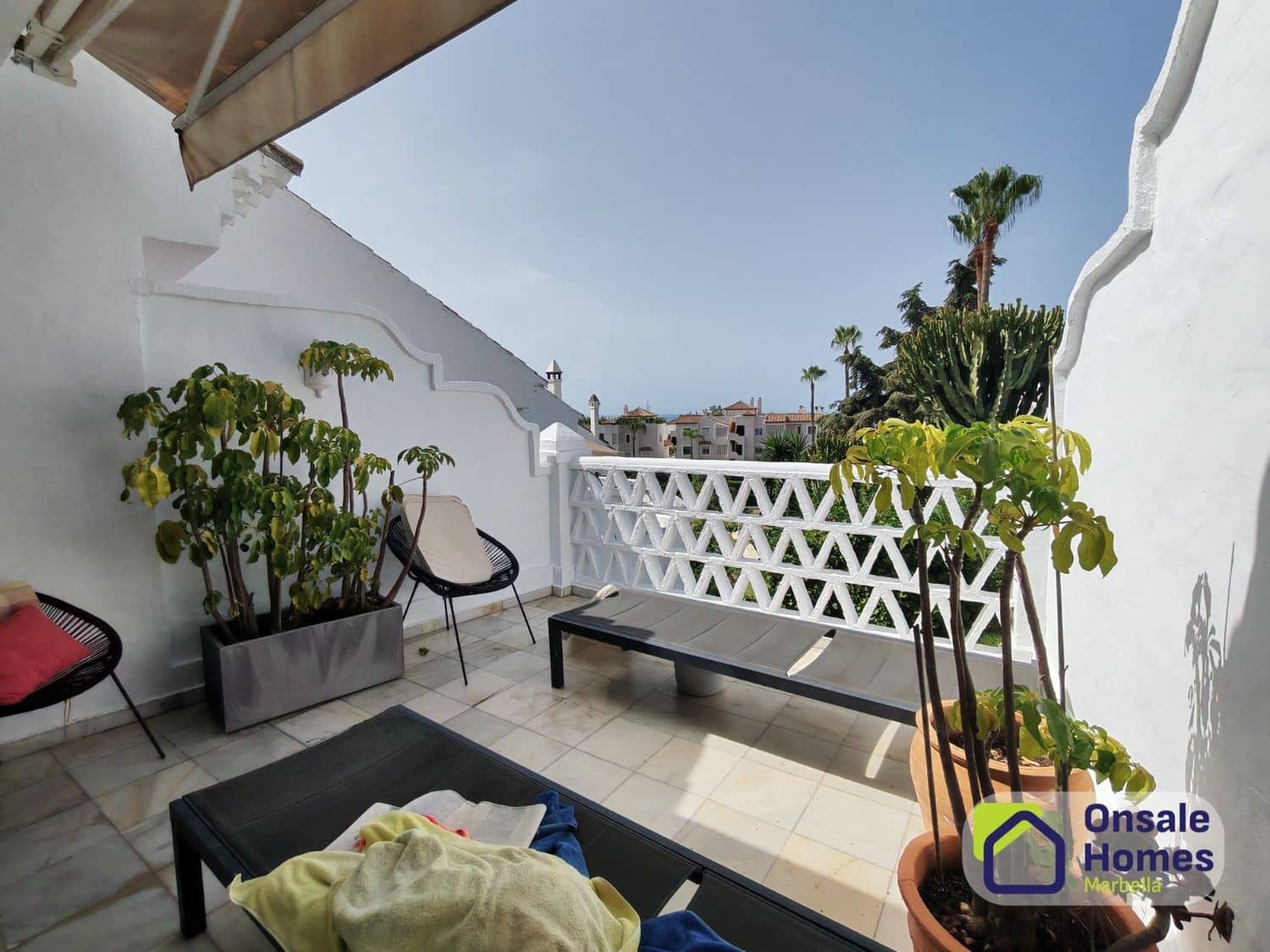 3 bedroom Townhouse for sale in Marbella with pool garage - € 740,000 (Ref: 9969170)