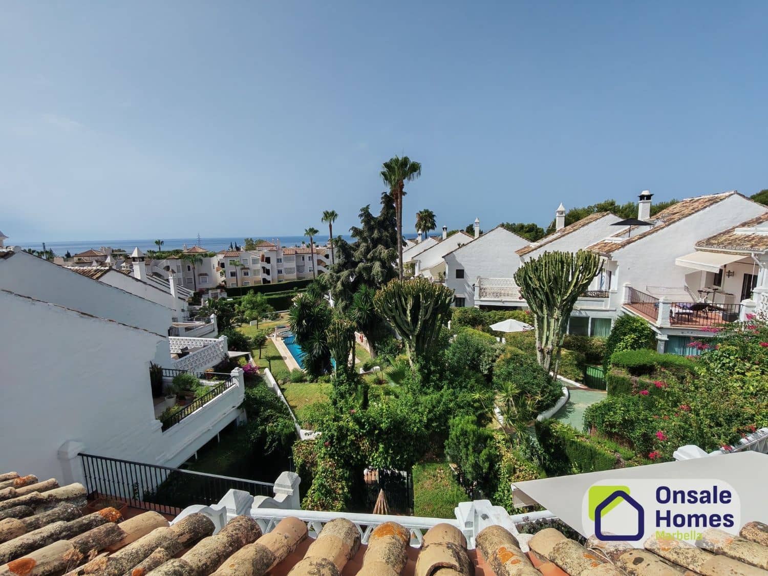 3 bedroom Townhouse for sale in Marbella with pool garage - € 740,000 (Ref: 9969170)