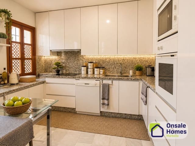 3 bedroom Townhouse for sale in Nagüeles Alto, Marbella with pool garage - € 740,000 (Ref: 9969170)