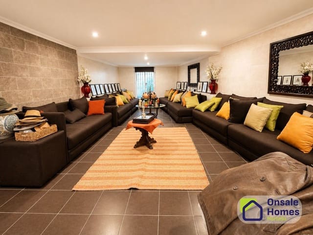 3 bedroom Townhouse for sale in Nagüeles Alto, Marbella with pool garage - € 740,000 (Ref: 9969170)