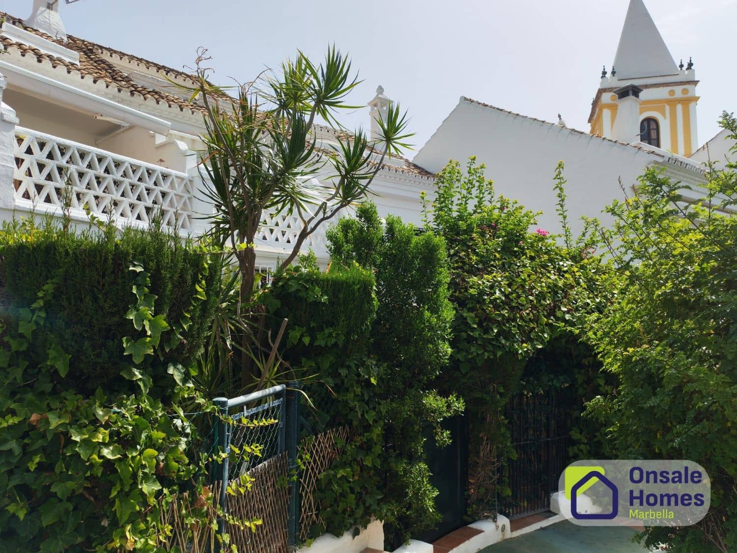 3 bedroom Townhouse for sale in Marbella with pool garage - € 740,000 (Ref: 9969170)